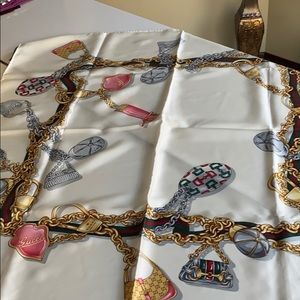 Gucci scarf